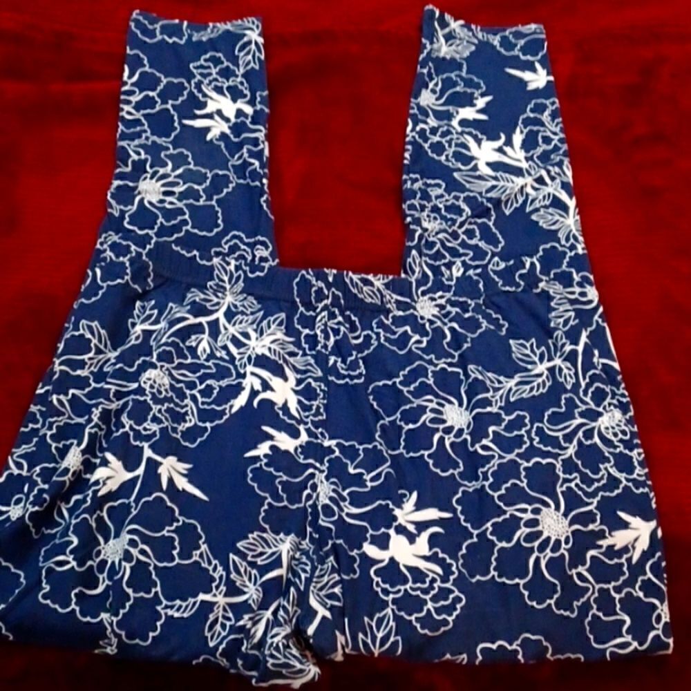 Blue/White Flowered leggings   